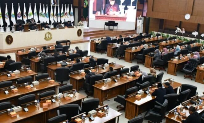 Rapat Paripurna DPRD Jabar Sahkan Usulan Pemekaran Kabupaten Cirebon Timur