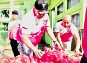 Dansubdenpom XII/1-1 Singkawang Bagikan 300 Paket Sembako untuk Warga Kurang Mampu