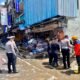 Pasca Banjir di Bali, Polisi Turun Bantu Warga Bersih-Bersih Lokasi Bencana