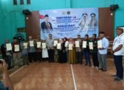 Kepala ATR/BPN Kab Bandung dan Wakil Ketua Komisi II DPR RI, Serahkan Ratusan Sertifikat Tanah ke Warga Jatisari