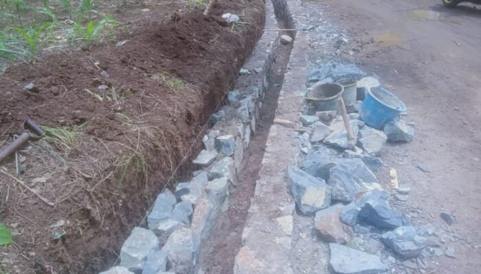 Diduga Ada Proyek “Siluman” di Desa Sukamulya, Drainase di Cipongkor Bandung Barat Tanpa Papan Informasi