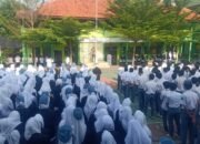 Tanamkan Disiplin dan Kesadaran Hukum, Kapolsek Cibatu Gelar Sosialisasi di MAN 5 Garut