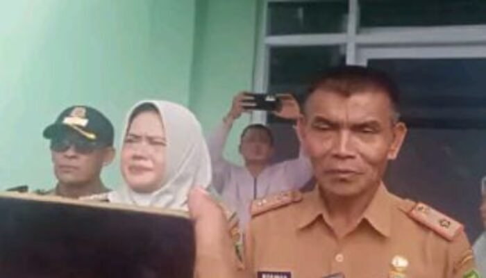Parah! Kepala Desa Cukanggenteng Kecamatan Pasirjambu Ditegur Bupati Bandung, Dadang Supriatna
