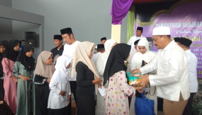 Ketua Apdesi Kabupaten Tangerang Bersama PMTB dan BKMT Peringati Maulid Nabi dan Haul Orang Tua
