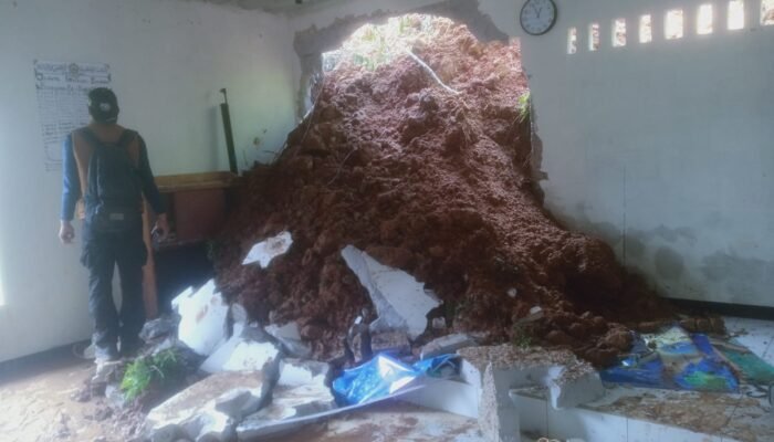 Bangunan Ponpes di Rongga Ambruk, Santriwati Jadi Korban Longsor