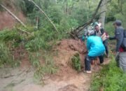 Hujan Deras Sebabkan Longsor di Banjarwangi Garut, Akses Jalan Sempat Tertutup