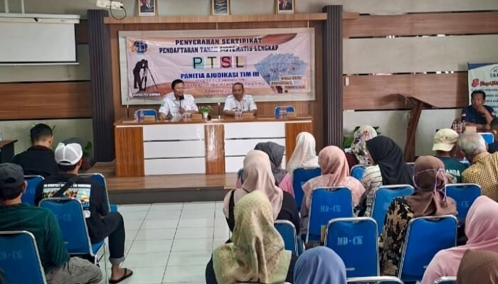 BPN Kabupaten Bandung Serahkan 200 Sertifikat Tanah Elektronik Gratis kepada Warga Cileunyi Kulon
