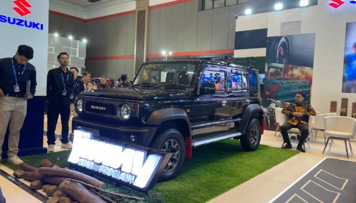 Booth Suzuki Diserbu Pengunjung GIIAS Bandung 2025: Fronx dan Jimny 5 Pintu Jadi Magnet Utama