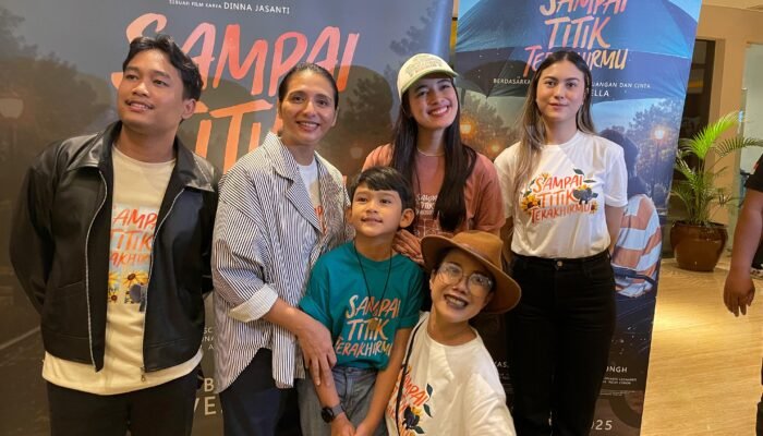 Antusiasme Penonton Warnai Nobar & Meet & Greet Film “Sampai Titik Terakhirmu” di Ciwalk Bandung