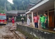 Polsek Cisurupan Tinjau Lokasi Banjir dan Lakukan Penanganan Awal