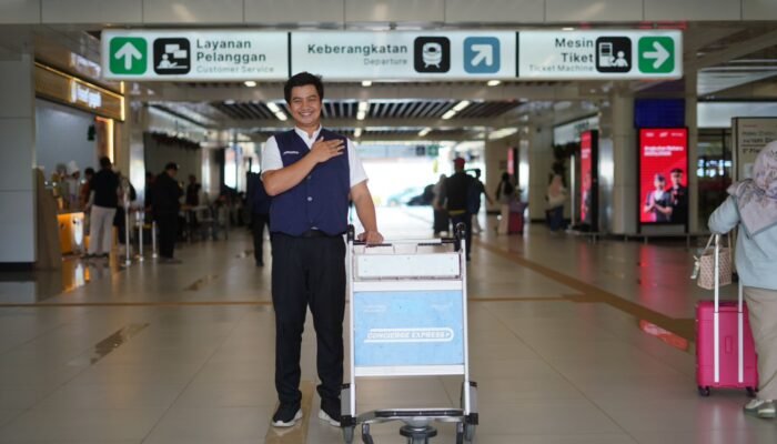 KCIC Hadirkan Layanan Porter di Stasiun Whoosh Halim untuk Permudah Penumpang Berlibur pada Nataru