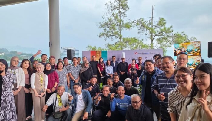 Swiss-Belresort Dago Heritage Paparkan Program  “7 Wonders – Around The World In Glam” Natal Dan Tahun Baru Kepada Media Bandung