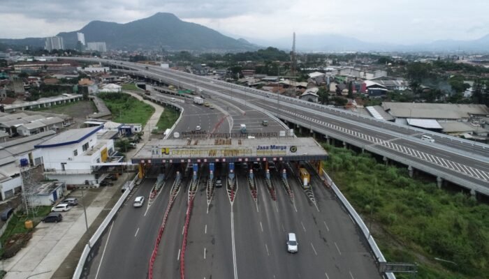H+1 Natal Tahun 2025, Pantauan Peningkatan Volume Lalu Lintas Transaksi Gerbang Tol di Ruas Tol Jabodetabek dan Jawa Barat