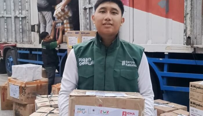 Itqan Peduli Lakukan Loading Bantuan 1,3 Ton untuk Korban Bencana di Sumatera