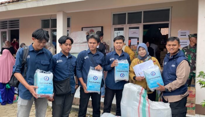 BRI Melalui YBM BRILiaN Salurkan Bantuan bagi Penyintas Longsor di Cisarua, Bandung Barat