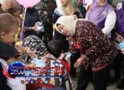 Wabup Tangerang Monitoring Gerebek Posyandu Jambe, Serahkan PMT untuk Ibu dan Balita