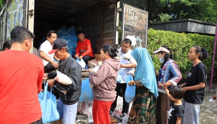 Jelang Imlek, Pemkab Tangerang Gelar Gerakan Pangan Murah di Kosambi, Warga Tebus Sembako Setengah Harga