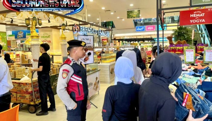 Patroli Presisi Sat Samapta Polres Garut Perkuat Keamanan di Kawasan Supermaket Toserba