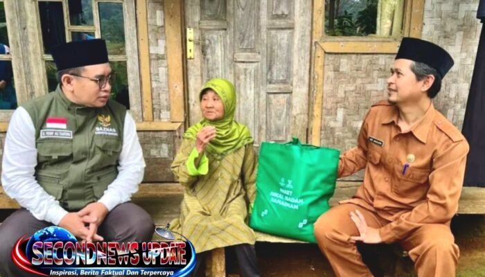 Ketua BAZNAS Kabupaten Bandung Kembali Serahkan Bekal Lebaran