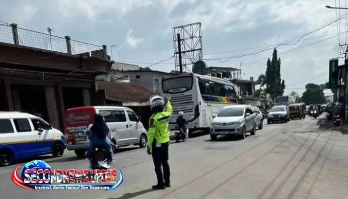 Arus Lalu Lintas Limbangan–Malangbong Padat, Polisi Berlakukan One Way Situasional