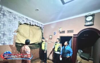 Hujan Deras Picu Longsor di Garut, Dinding Rumah Warga Jebol Dihantam Tebing