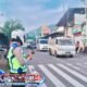 Polsek Leles Turun ke Jalan Saat Jam Sibuk, Atur Lalu Lintas Demi Cegah Macet dan Kecelakaan