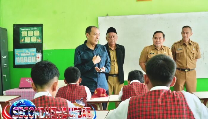 Wali Kota Cimahi Ngatiyana, Turun Langsung Pantau TKA SD, Pastikan Siswa Siap Lanjut ke SMP Tanpa Kendala