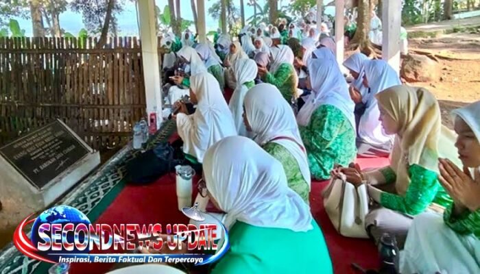 Ratusan Kader Fatayat NU Ziarah ke Makam Wali di Garut, Peringati Harlah ke-76