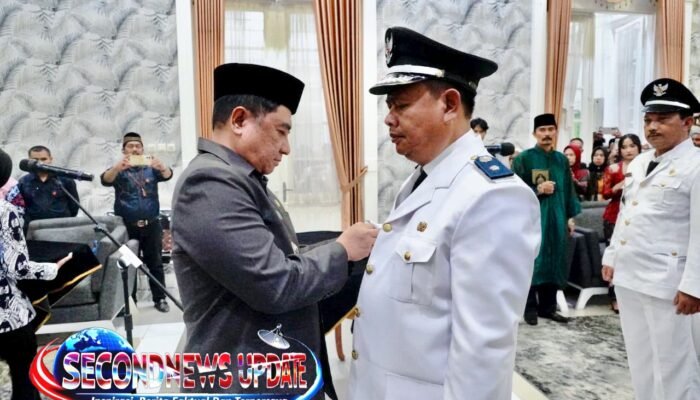 Bupati Garut Lantik 2 Kades PAW, Tekankan Jabatan Berat tapi Mulia