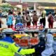 Polisi Laksanakan Pengaturan Arus Lalu Lintas di Jalan Raya Kadungora Garut, Arus Kendaraan Ramai Lancar
