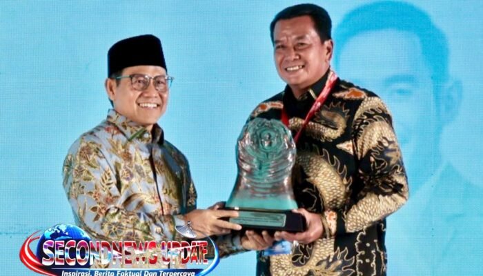 Bupati Maesyal Rasyid Antar Kabupaten Tangerang Raih Paritrana Award 2025, Bukti Komitmen Lindungi Pekerja Rentan