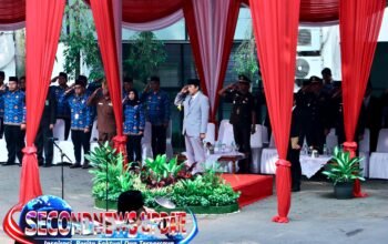 Walikota Cimahi Ngatiyana saat menjadi Inspektur Upacara Peringatan Hari Kebangkitan Nasional (Harkitnas) ke-118 tahun 2026 di Lapangan Apel Kompleks Perkantoran Pemkot Cimahi, Rabu (20/5/2026).
