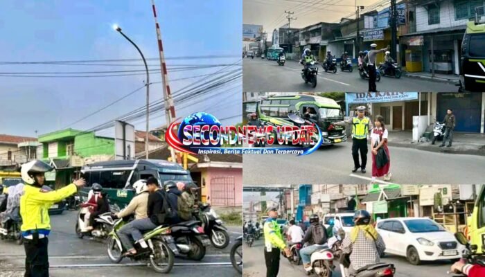 Personel Polsek Kadungora Atur Arus Lalu Lintas, Jalur Utama Garut Terpantau Lancar