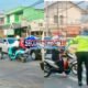 Polisi Atur Arus Lalu Lintas di Jalan Raya Kadungora Garut, Pengendara Diimbau Tertib Berkendara
