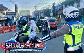 Polisi Polsek Kadungora Intensif Atur Arus Lalu Lintas, Cegah Kemacetan di Jalur Garut-Bandung