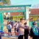 Polsek Cibiuk Laksanakan Pengaturan Arus Lalu Lintas di Depan SMP Negeri 1 Cibiuk