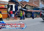 Kecelakaan Tunggal Truk Tronton di Kersamanah Garut, Rumah Warga Rusak dan Sejumlah Korban Luka Ringan