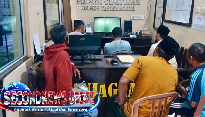 Sambut HUT Bhayangkara ke-80, Polsek Cipatujah Gelar Nobar Piala Dunia 2026 Bersama Warga