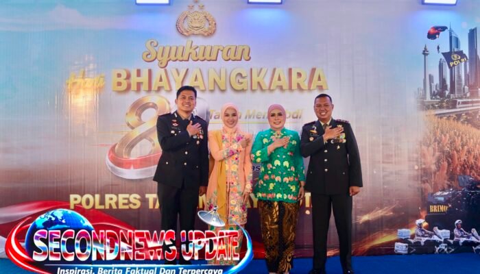 Dua Penjaga Negeri Berpelukan di Puncak HUT Bhayangkara ke-80, Sinergi TNI-Polri di Tasikmalaya Kian Kokoh