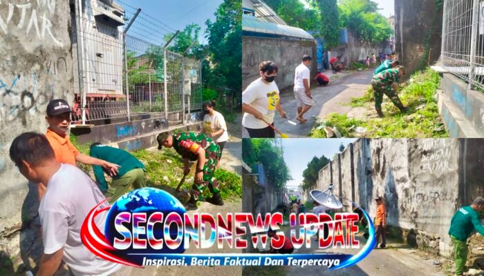 Babinsa Koramil Ampel dan Warga Kompak Bersihkan Jalan Desa, Semangat Gotong Royong di Boyolali Terus Dijaga