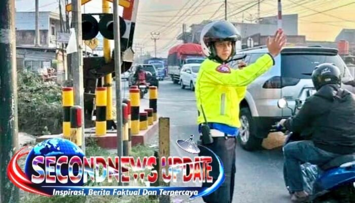 Polsek Kadungora Intensifkan Pengaturan Lalu Lintas di Jalur Utama Garut, Wujudkan Arus Kendaraan Aman dan Lancar