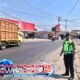 Polisi Siaga di Jalan Raya Limbangan Garut, Arus Lalu Lintas Pagi Hari Tetap Lancar dan Aman