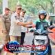 Satpol PP Kabupaten Tangerang Bagikan 500 Bendera Merah Putih, Semarak HUT ke-81 RI Makin Menggelora