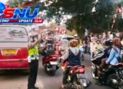 Polisi Polsek Karangpawitan Rutin Atur Lalu Lintas, Cegah Kemacetan dan Jaga Keselamatan Pengendara