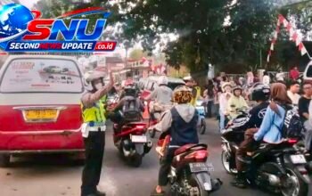 Polisi Polsek Karangpawitan Rutin Atur Lalu Lintas, Cegah Kemacetan dan Jaga Keselamatan Pengendara