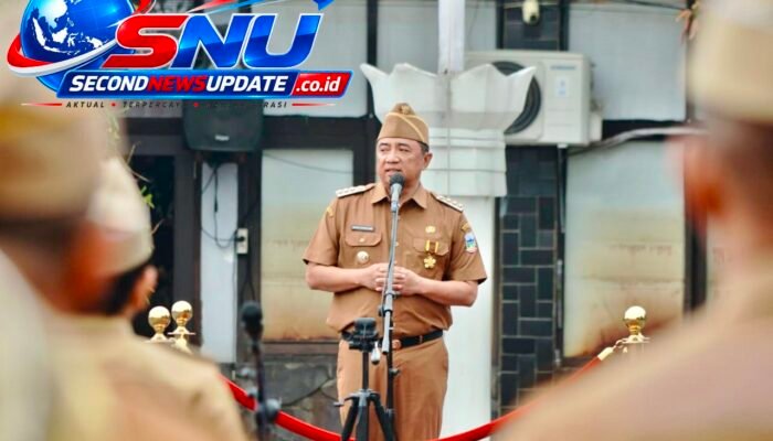 Bupati Garut Abdusy Syakur Serahkan SK Kenaikan Pangkat dan Pensiun PNS, Tekankan ASN Tingkatkan Pelayanan