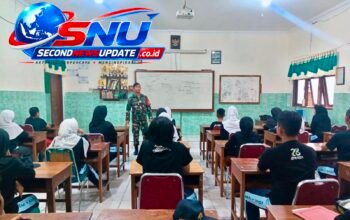 Babinsa Masuk Sekolah! Sertu Sumadiyono Tanamkan Disiplin dan Cinta Tanah Air kepada Siswa SMPN 1 Wonogiri