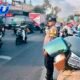 Polisi Polsek Leles Siaga Atur Lalu Lintas, Antisipasi Kemacetan di Jam Sibuk