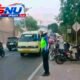 Polsek Banyuresmi Sigap Atur Arus Lalu Lintas, Warga Diimbau Utamakan Keselamatan Berkendara
