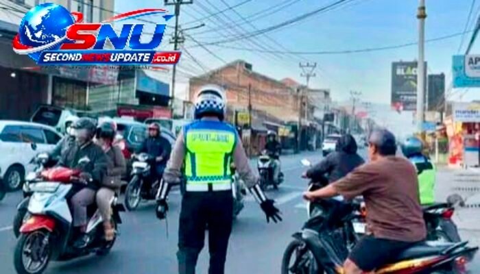 Polsek Kadungora Rutin Atur Lalu Lintas, Antisipasi Kemacetan di Jam Sibuk